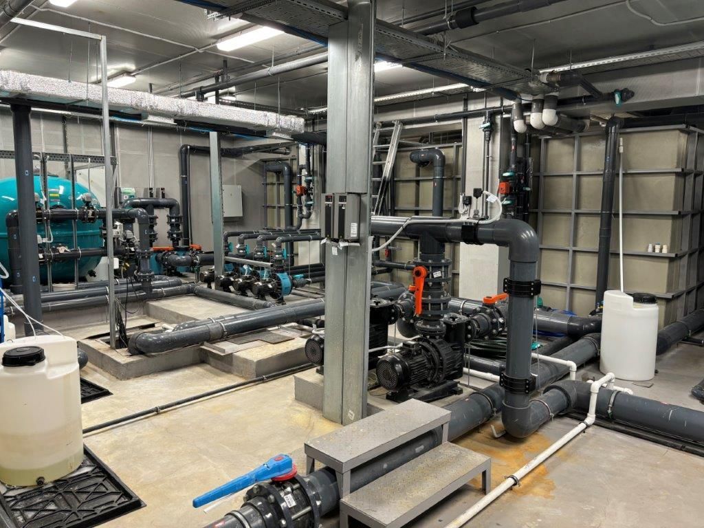 Бассейн в теннисном центре Лужники